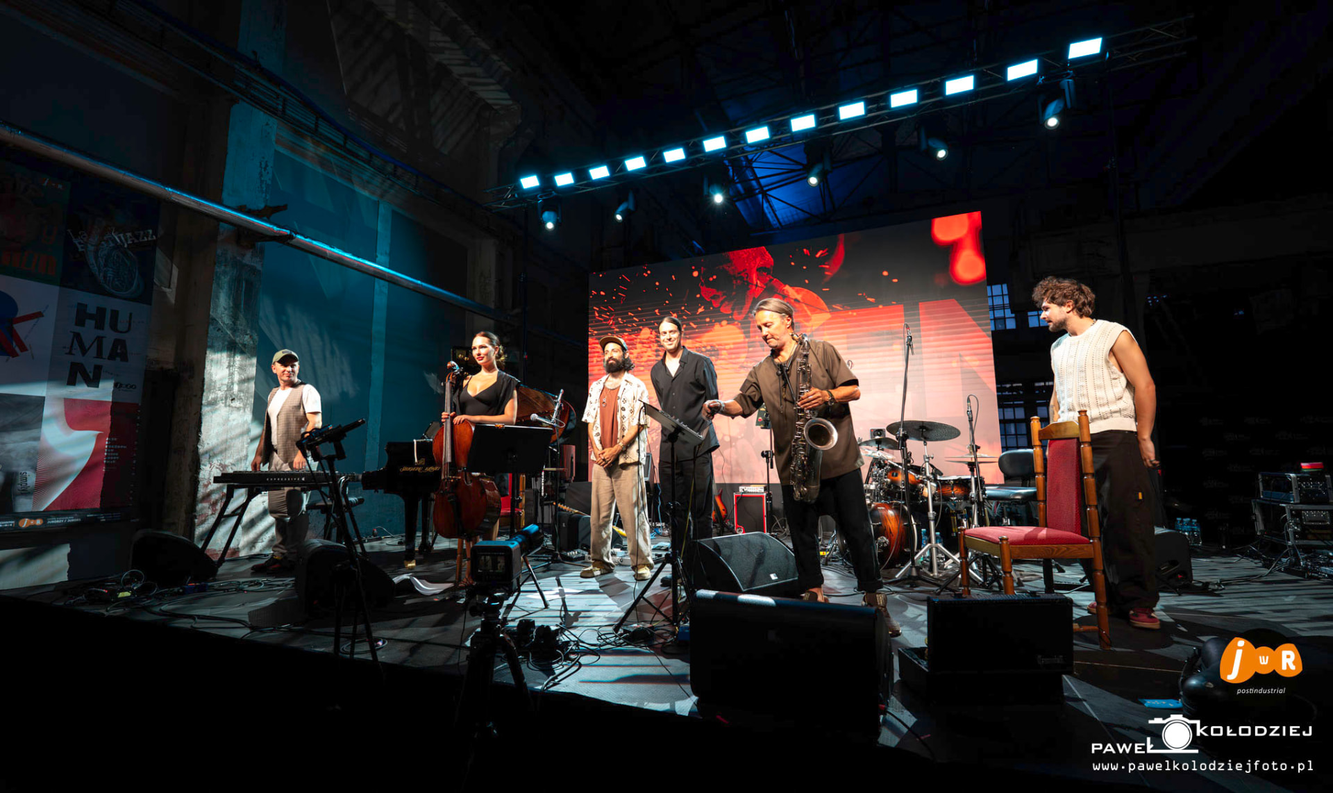 Tamara Behler & Grzech Piotrowski Sextet na scenie w hali Fabryki Montana